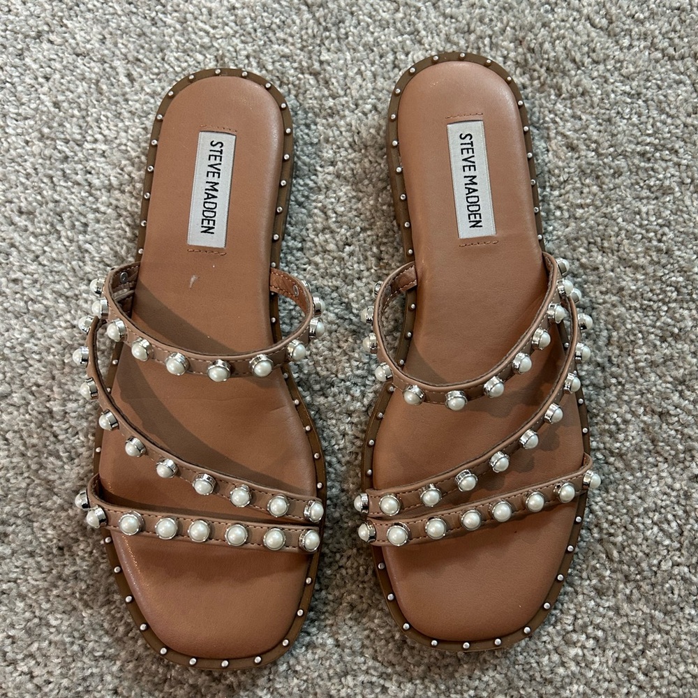 Steve Madden Brown Pearl-Embellished Sandals